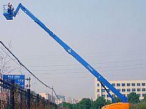 直臂式高空作業(yè)車(chē)